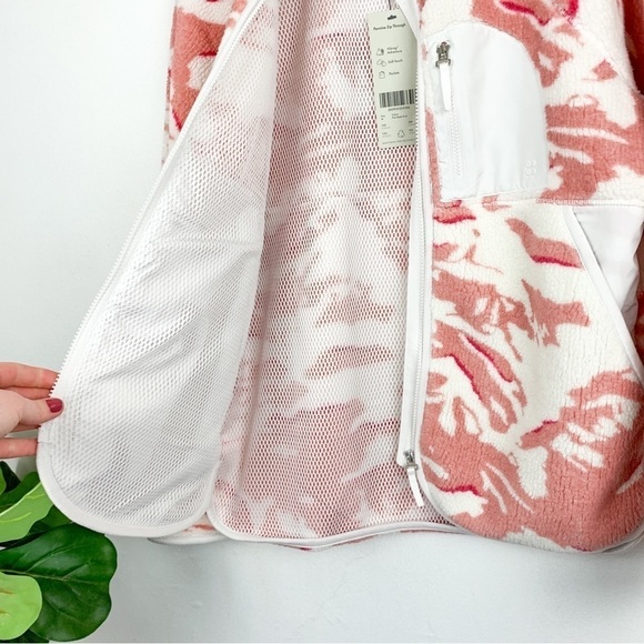 NWT Sweaty Betty Pennine Zip Through Pink Camo Teddy Jacket Sz 8 - Picture 9 of 13